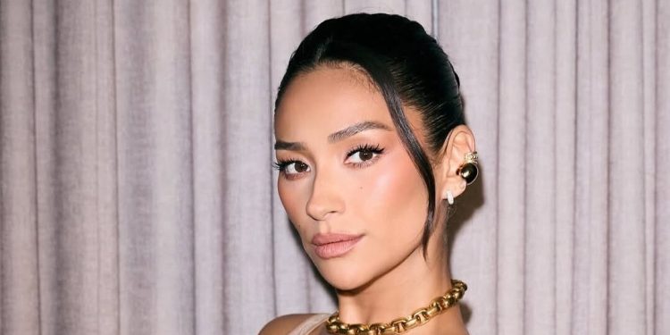 The Blurred Lip Trend Explained and the Best Products to Try