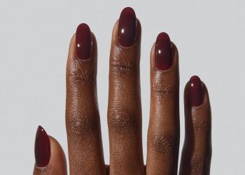 Mulled Wine Nails Are Cozy Season’s Most Luxurious Shade