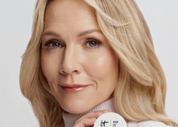 Jennie Garth Partners With IT Cosmetics, Reflects on Her ‘90210’ Style