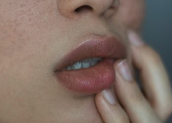Lancôme’s Lip Idôle Butterglow Balm Is My New Everyday Lip