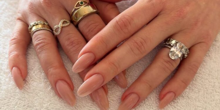 Best Winter Nail Colors for Women Over 50