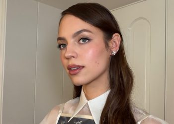 A Step-by-Step Guide to the ‘Prada Blowout’ Everyone Is Talking About