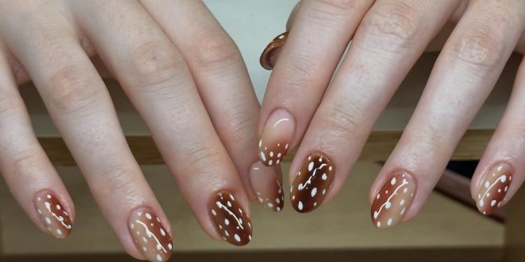 Deer Print Nails Are Spring’s Fresh Take on Animal Print