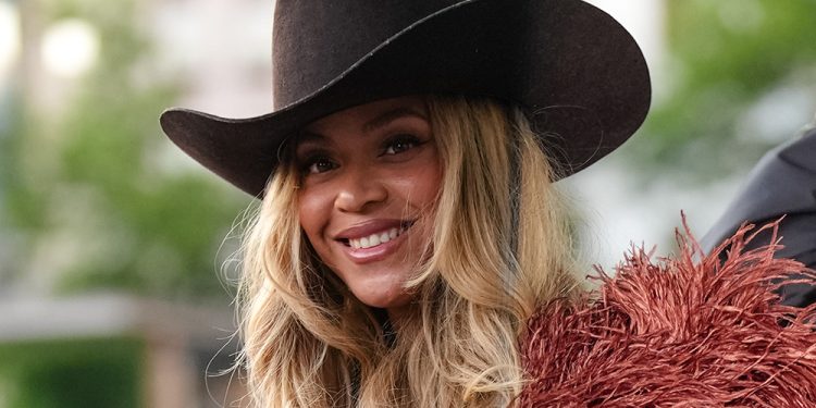 Beyoncé’s Short Bob Haircut Feels Like 2003 Again