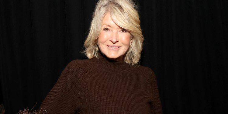 All the Products Behind Martha Stewart’s Golden Grammys Glam