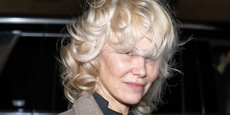 Why the Cool-Girl Cut Is Trending