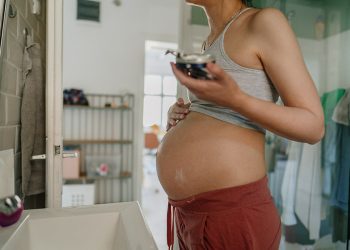 The Best Pregnancy Safe Skin-Care Routine According to Experts