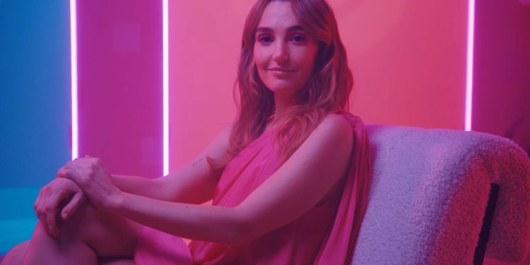 Exclusive: Chloe Fineman’s Unhinged Shower Routine