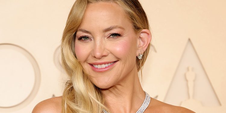 Kate Hudson’s Oscars Manicure Nods to ‘How to Lose a Guy in 10 Days’