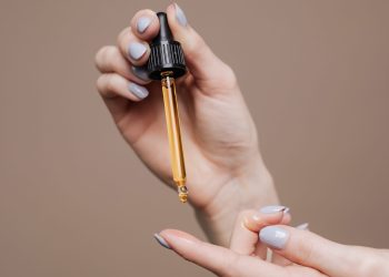 When Dermatologists Say You Should Start Using a Retinoid