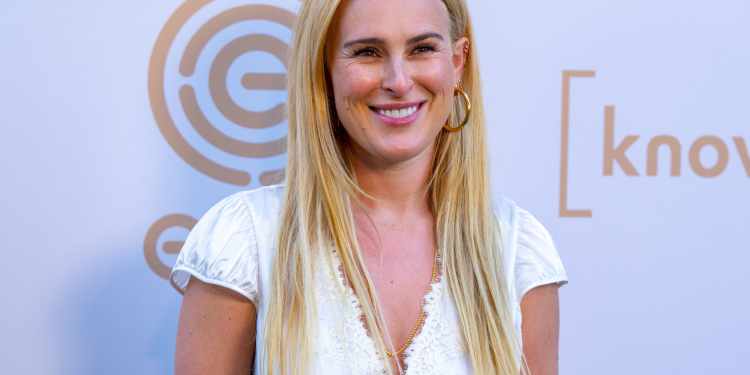 Rumer Willis Says Her Face Has ‘Physically Changed’ From Spiritual Work