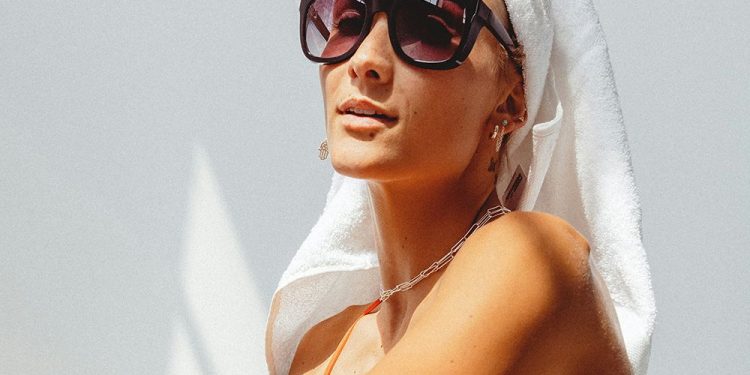 Here’s How to Prep for a Spray Tan for the Best, Most Natural Results