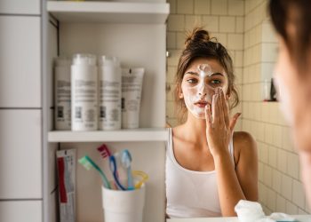 These Common Acne Mistakes Could Be Sabotaging Your Skin