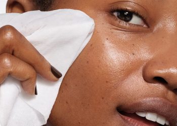 This Neutrogena Combo Is a Breakout Game Changer