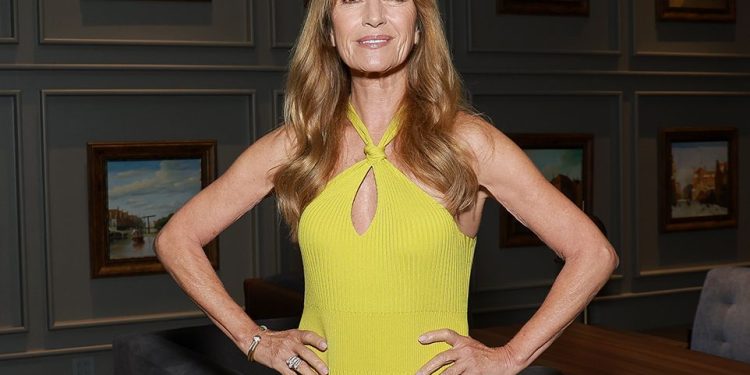 Jane Seymour Opens up About Skin Care, Fitness and Reuniting With Joe Lando for Season 5 of ‘Harry Wild’
