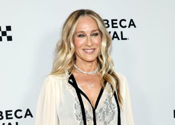 We Found Sarah Jessica Parker’s Drugstore Lip Gloss on Sale for Prime Day