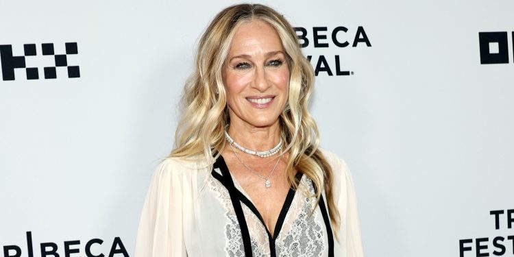 We Found Sarah Jessica Parker’s Drugstore Lip Gloss on Sale for Prime Day