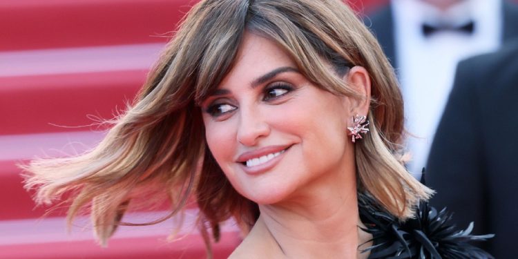 Penélope Cruz’s ‘Weekend Bob’ Is the Most Wearable Hairstyle of Summer