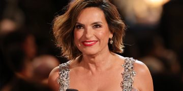 The Tinted Face Balm Mariska Hargitay’s Makeup Artist Loves for Mature Skin